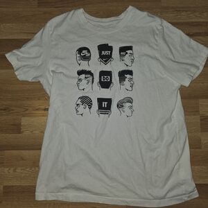 Nike Men's White 'Just Do It' Graphic Tee